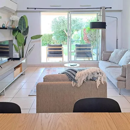 110m With Swimming Pools Ac And Garage - Benakey *