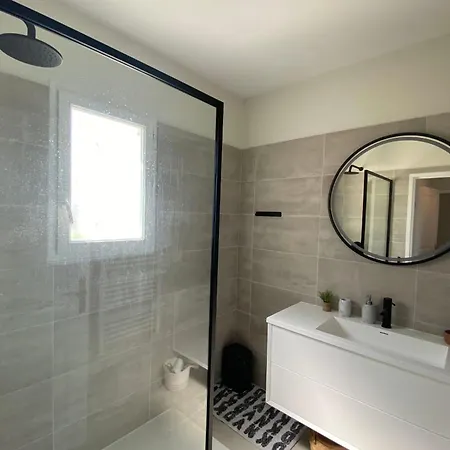 110m With Swimming Pools Ac And Garage - Benakey Cannes