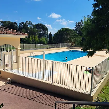 Nyaraló 110m With Swimming Pools Ac And Garage - Benakey